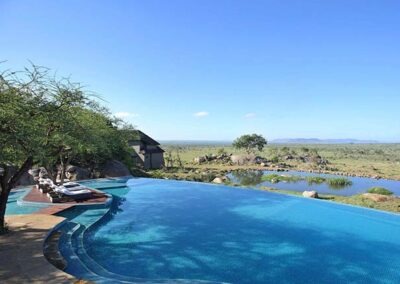 four season safari lodge public